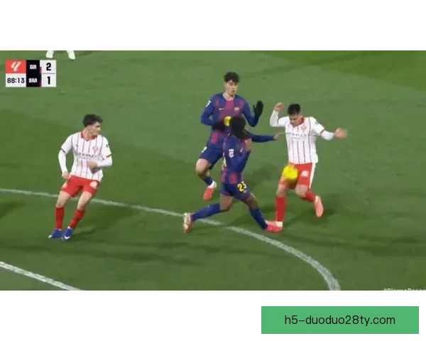 埃切韦里内侧冲球未踩孔德说法